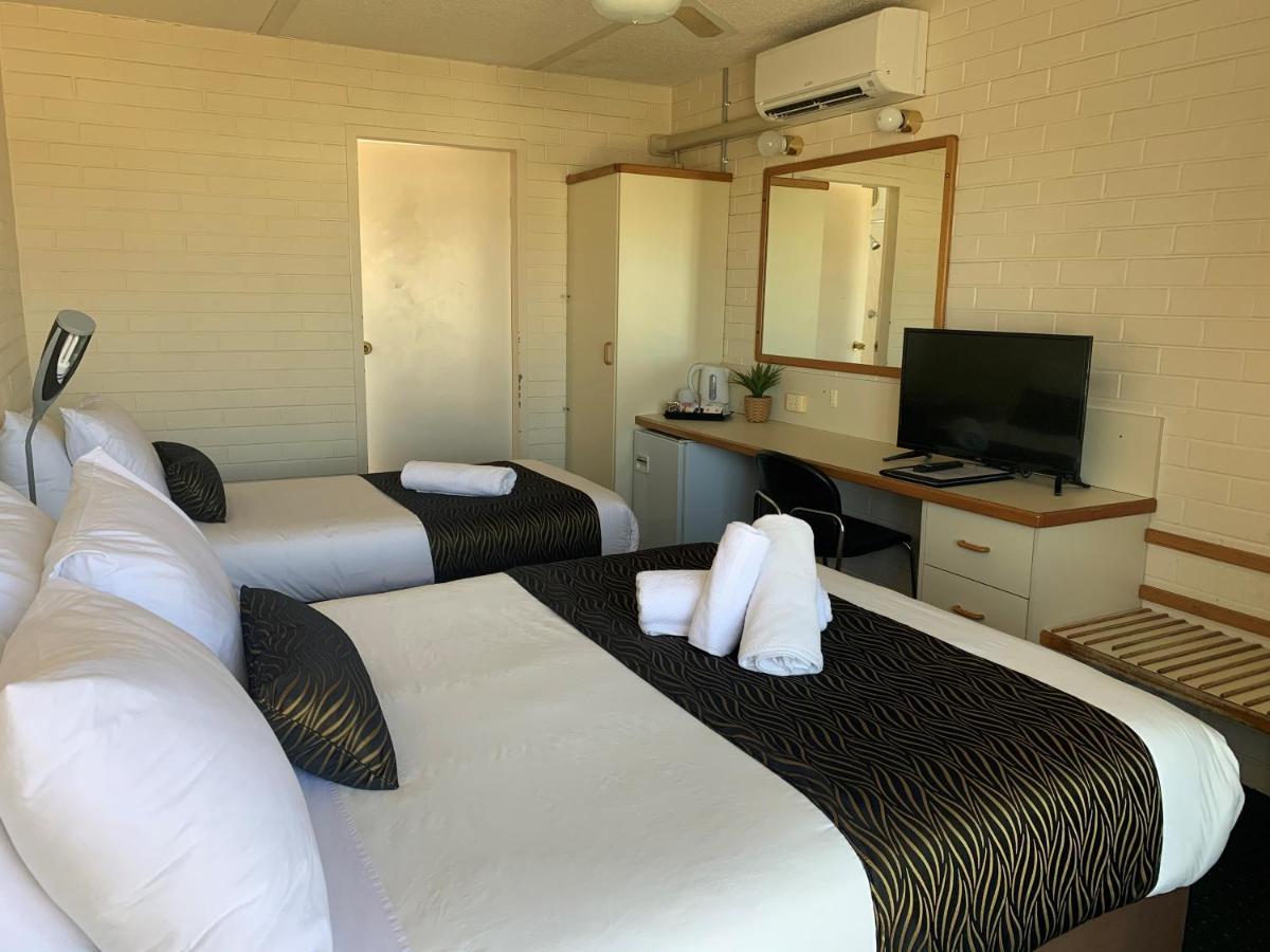 Crest Motor Inn Кеанбеан Екстериор снимка